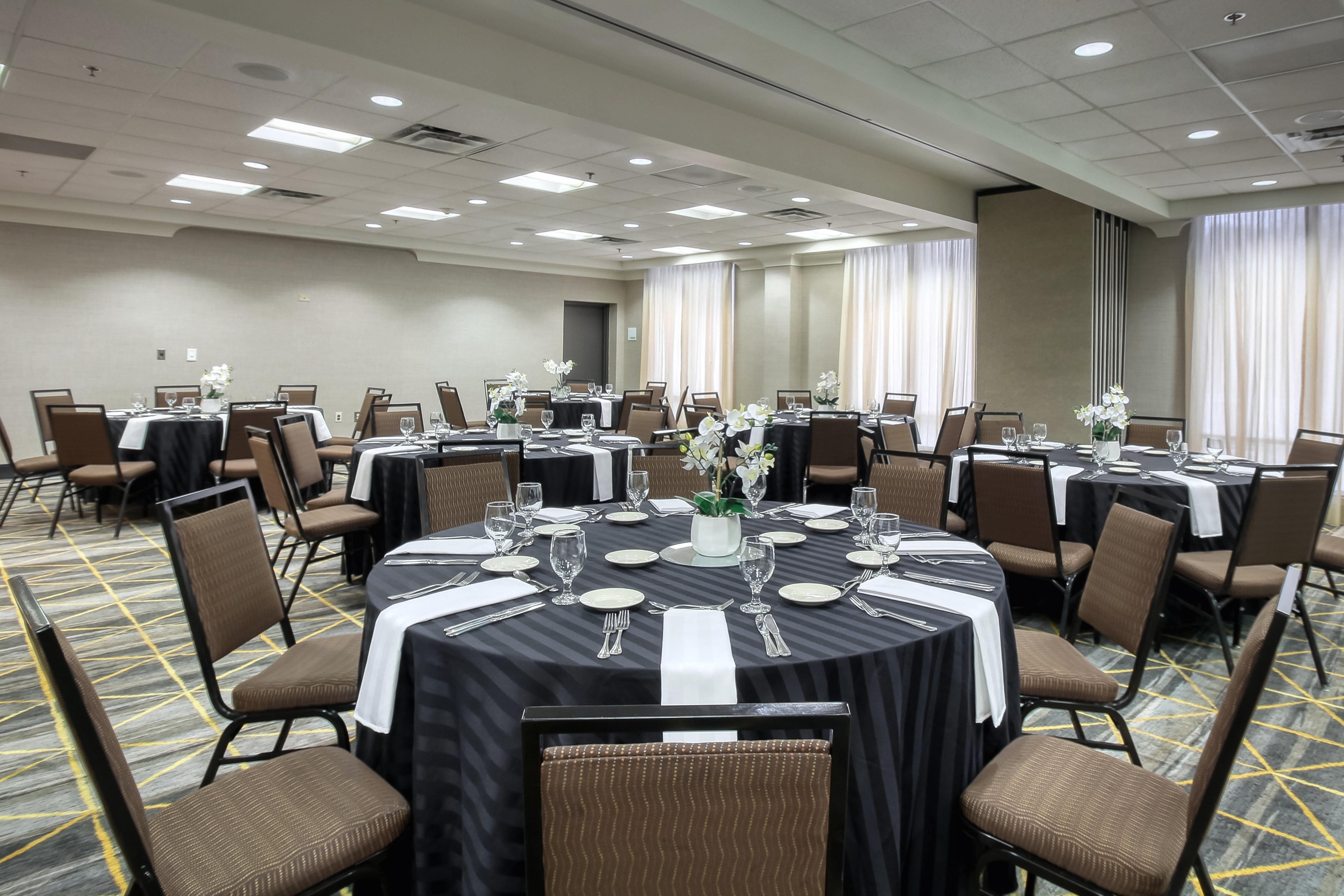 Holiday Inn & Suites Atlanta Airport North By Ihg College Park Dış mekan fotoğraf